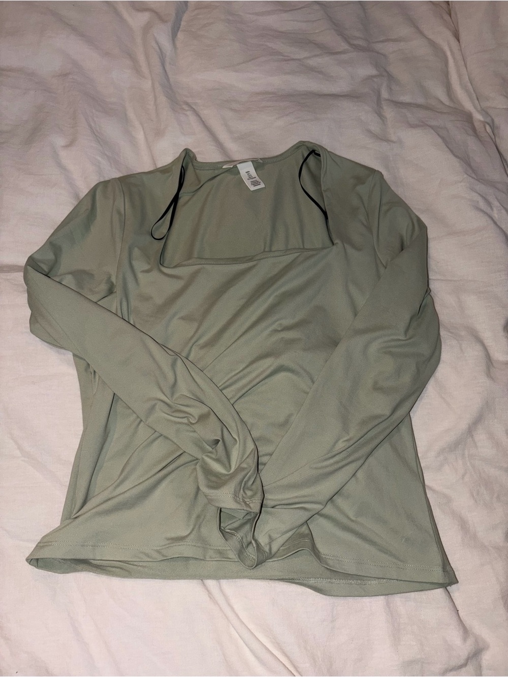 Light Sage Long-Sleeve Women’s Top